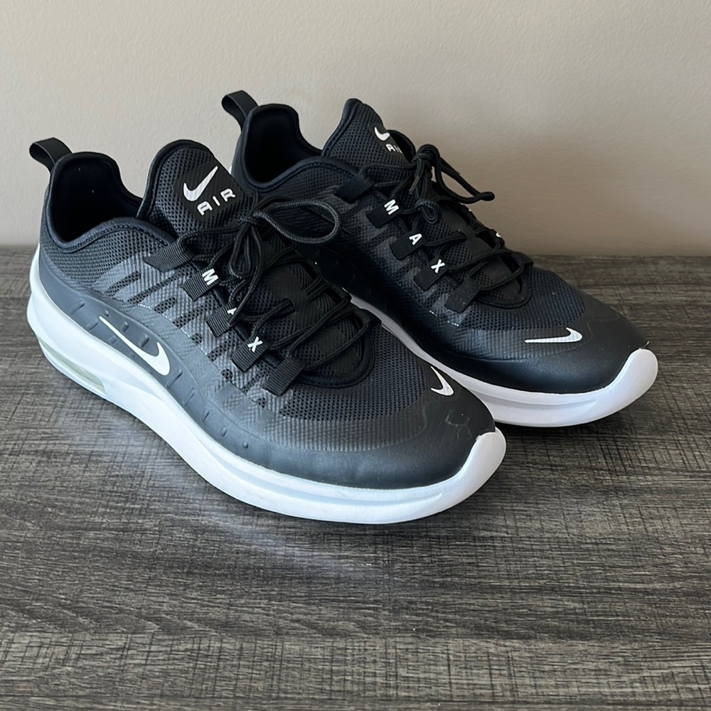 Nike AirMax Axis